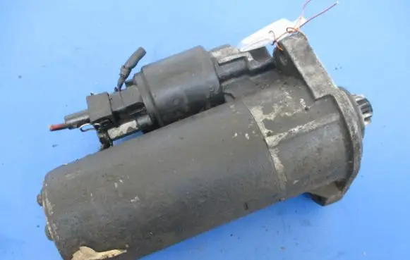 Volkswagen Golf III Starter motor