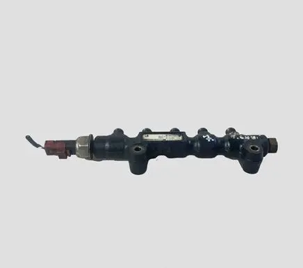 Ford Focus Fuel main line pipe 9654592680 0518647060