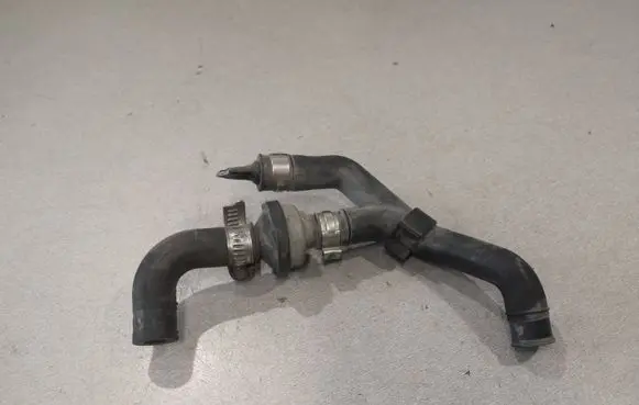 Volkswagen PASSAT B5 Vacuum line/pipe/hose 058133784T