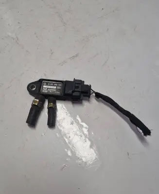 Opel Zafira B Exhaust gas pressure sensor 55200301 0601063FF2 0281002784