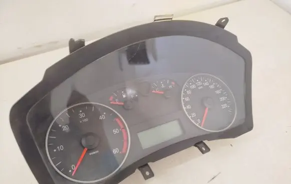 Speedometer (instrument cluster)