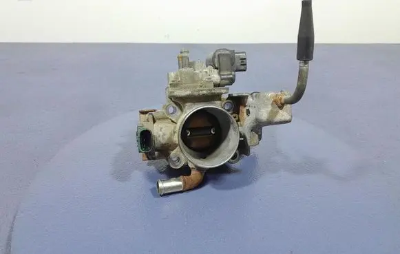 Suzuki Swift I Throttle body valve 