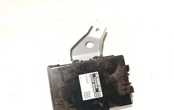 Toyota Avensis T270 Other control units/modules 8969005040
