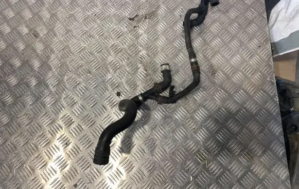 Mercedes-Benz S W221 Engine coolant pipe/hose A2215011991