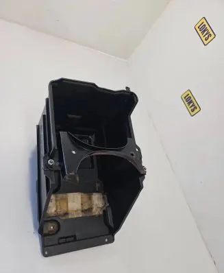 Battery box tray