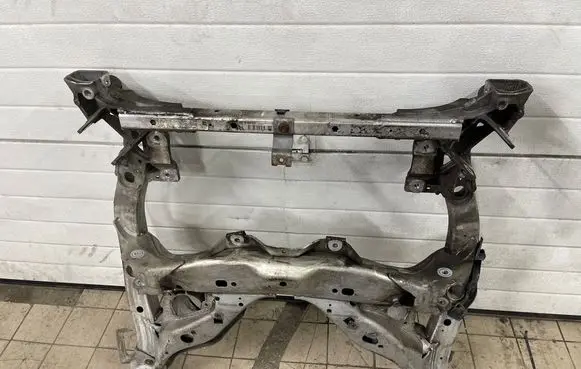 BMW 5 F10 F11 Front subframe 6797644 6796693 5606385100