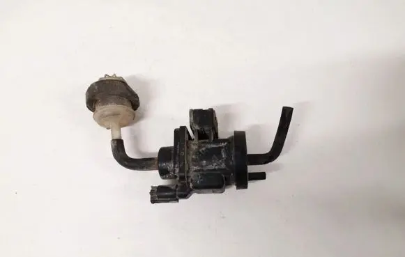 Mercedes-Benz C W203 Turbo solenoid valve a0005450527