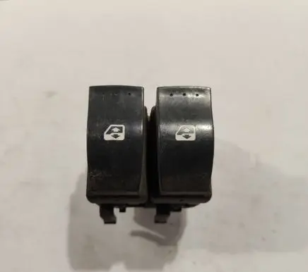 Renault Scenic II - Grand scenic II Electric window control switch 315042A