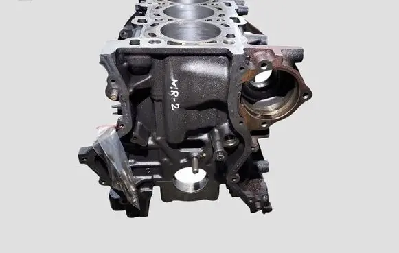 Opel Vivaro Engine block M9R762