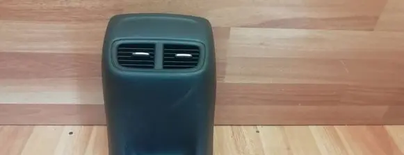 Rear air vent grill
