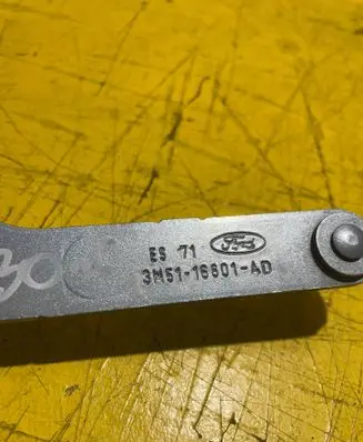 Ford C-MAX I Engine bonnet/hood hinges 3M5118801AD