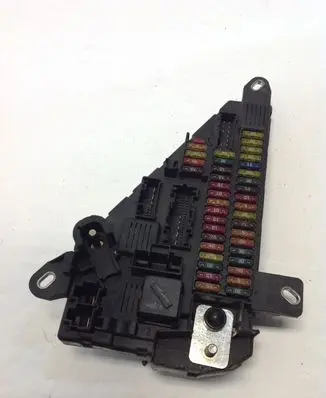 BMW 5 E60 E61 Fuse module 690661901