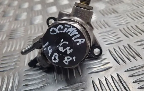 Skoda Octavia Mk3 (5E) Fuel injection high pressure pump 04E127026AT
