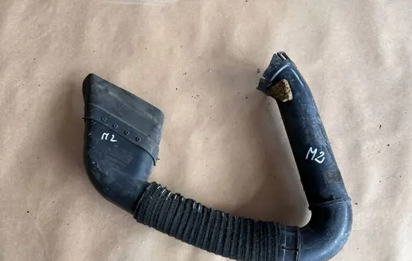 Renault Megane II Air intake duct part 8200177232