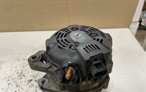 Ford Focus Generator/alternator 4M5T10300UB 1042103640