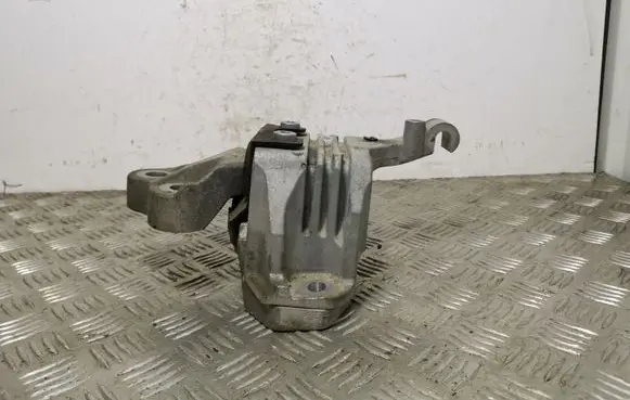 Jeep Cherokee Gearbox mount P68270563AA