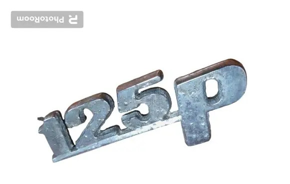 Fiat 125p Manufacturers badge/model letters 