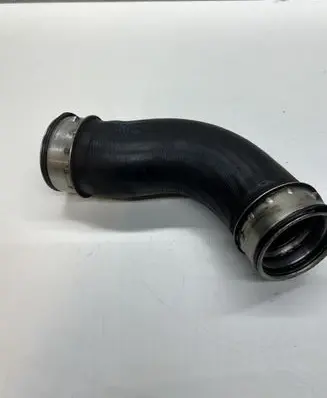 Volkswagen PASSAT B6 Intercooler hose/pipe 1K0145832C