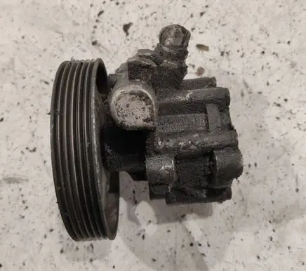 Citroen C5 Power steering pump 9636086680