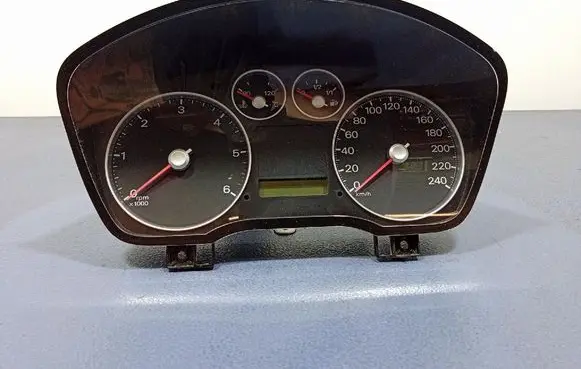 Ford Focus C-MAX Speedometer (instrument cluster) 3M5T10849GJ