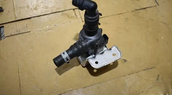 Porsche Panamera (971) Electric auxiliary coolant/water pump