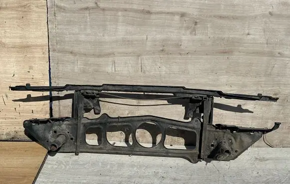 BMW 5 E39 Radiator support slam panel