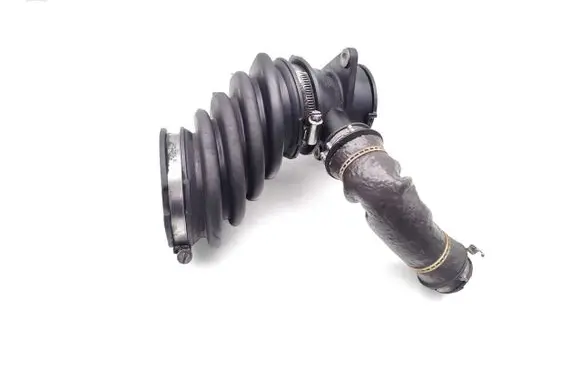 Ford Focus Air intake hose/pipe AV61-6C784-AE