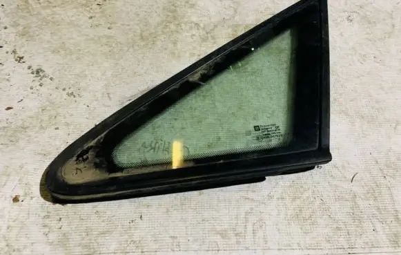 Opel Zafira A Front triangle window/glass 