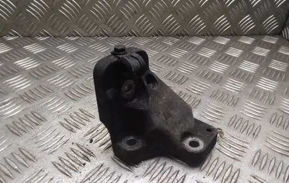 Volvo V70 Engine mounting bracket 86341232