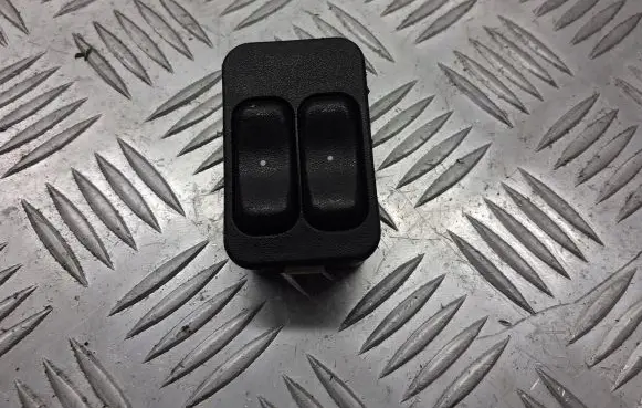 Opel Zafira A Front door window switch trim 13363201