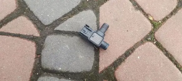 Opel Astra J Valve vacuum 0265005321