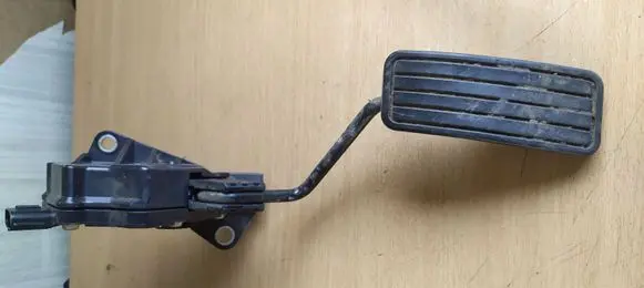 Subaru Forester SH Accelerator throttle pedal 36010AG110 1988007090