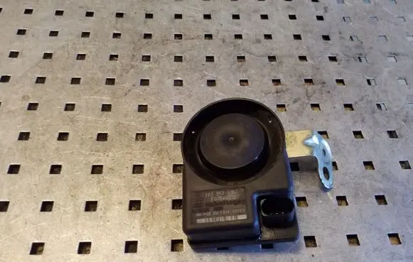 Audi A6 C7 Alarm system siren 1K0951605C 8T2951285