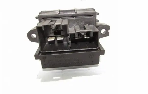 Opel Insignia A Heater blower fan relay 13503201