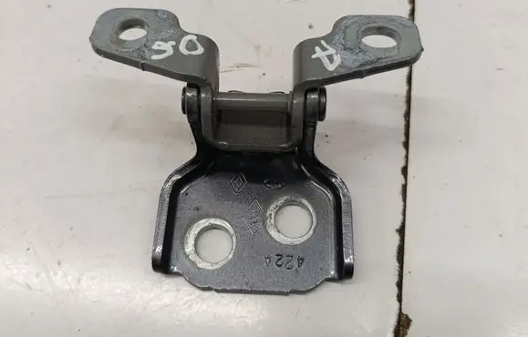 Renault Arkana Rear door lower hinge