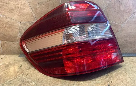 Mercedes-Benz ML W164 Rear/tail lights A1649061100