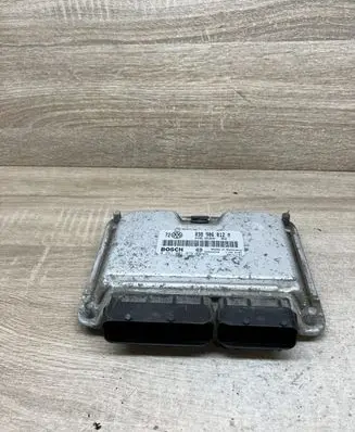 Volkswagen Golf IV Engine control unit/module 038906012M 0281001979