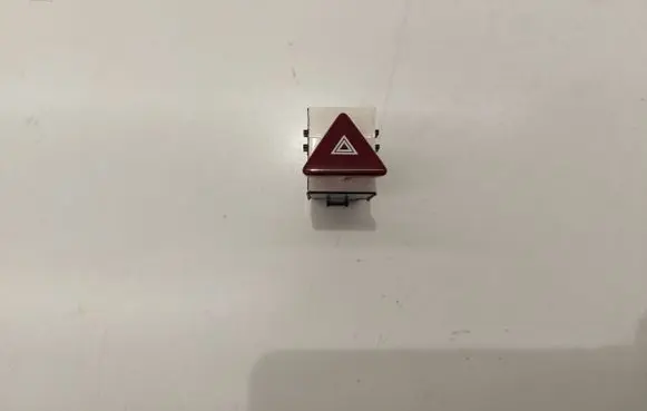 Volkswagen PASSAT B6 Hazard light switch 3C8953509
