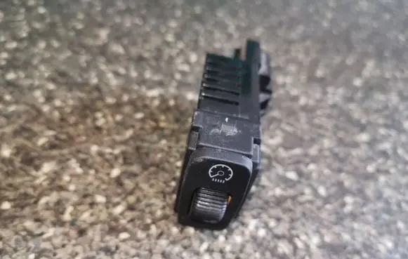 Mitsubishi Lancer Interior lighting switch 