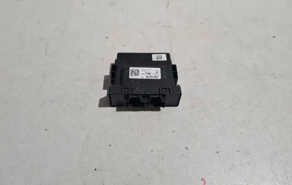 Opel Insignia B Parking PDC control unit/module 13517788