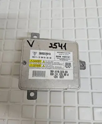 Porsche Macan (95B) Headlight ballast module Xenon 99161832303 W003T21871 69131125990