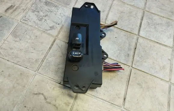 Chrysler Pacifica Electric window control switch 04685982AD