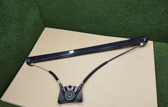 Volkswagen Crafter Front door manual window regulator 7C0837461A