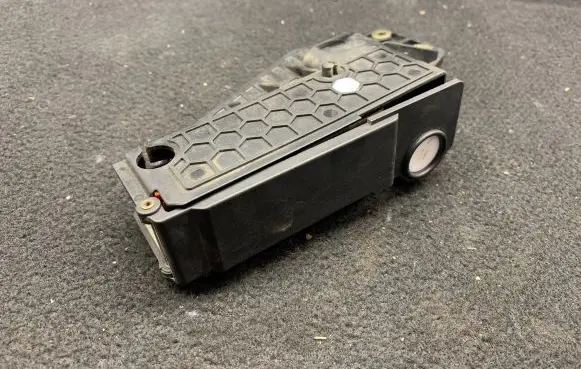 BMW 7 E65 E66 Hand brake control module 7508773