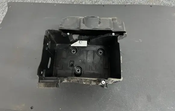 Renault Megane IV Battery box tray 244280018R P1012038A