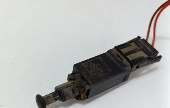 Volkswagen Golf III Brake pedal sensor switch 191945515