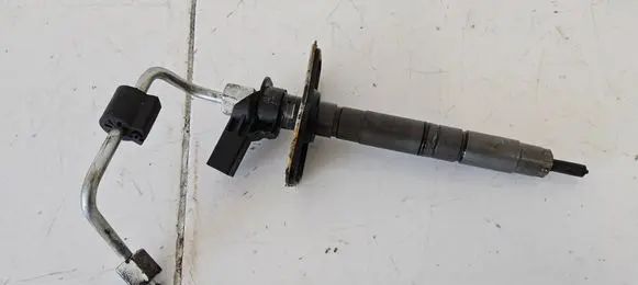 Volkswagen Golf Plus Fuel injector 03L130277 090109 0445116033
