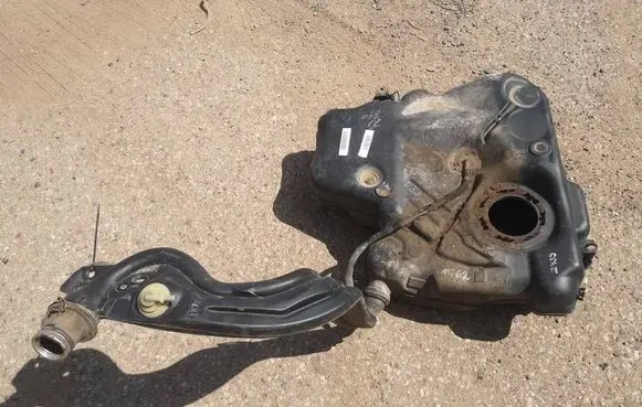 Volkswagen Jetta V Fuel tank 1K0201085P