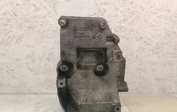 Audi A4 S4 B6 8E 8H Engine mounting bracket 038260885