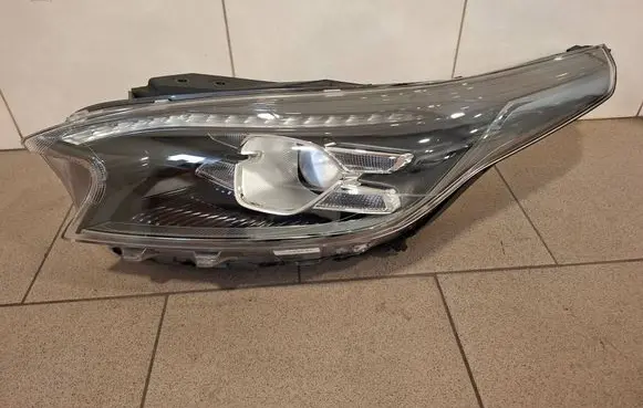 KIA Xceed Headlight/headlamp 92101J7310